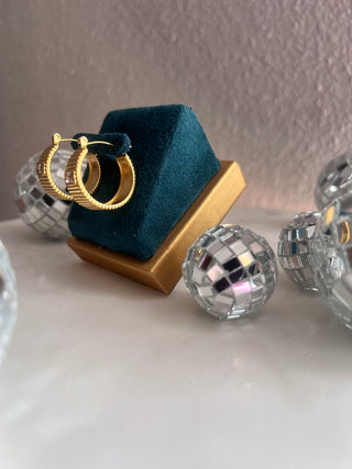 Samantha hoops