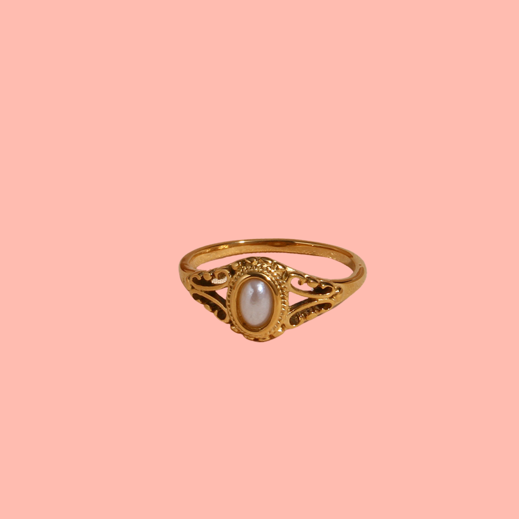 Antoinette Ring