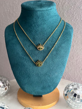 Load image into Gallery viewer, Evil eye dainty Necklace
